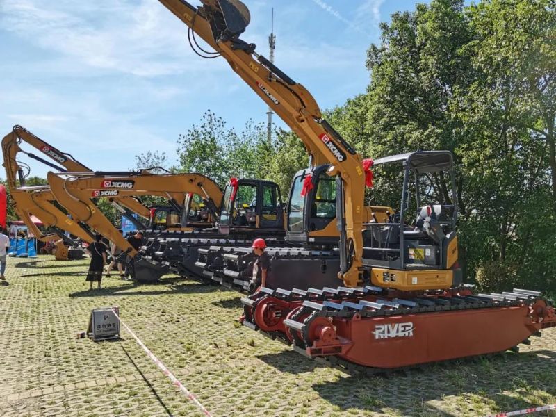 China Mini Water Excavator 2.6 Ton Floating Excavator with Amphibious Pontoon Undercarriage