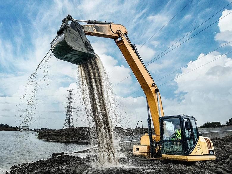 Liugong 20t Crawler Excavator Clg920e with Hammer and Line in Ecuador