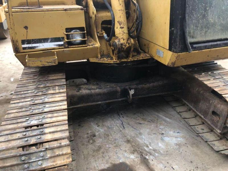 Japan Origin Used Caterpillar Mini Crawler Excavator E70b E70