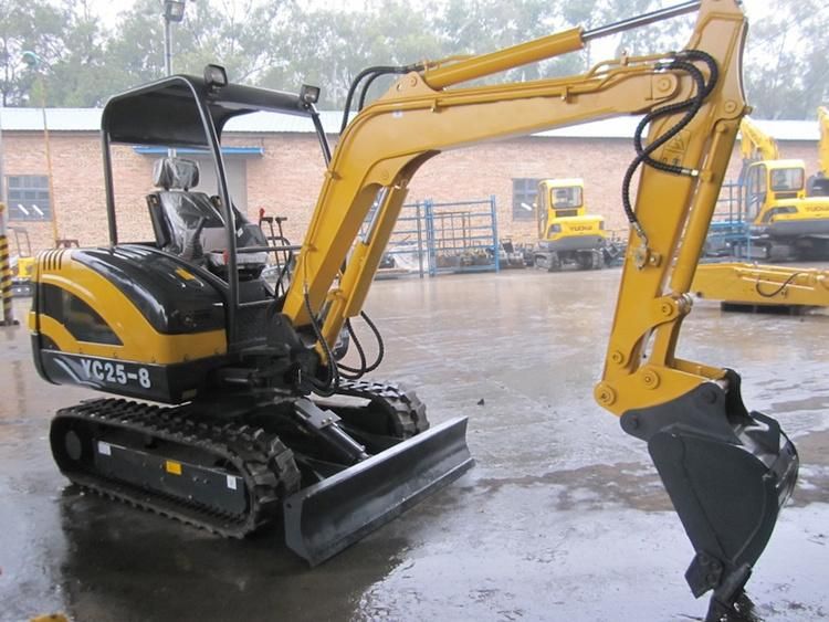 Yuchai 3 Ton Crawler Mini Excavator Yc25-8 Hydraulic Excavator with Cab
