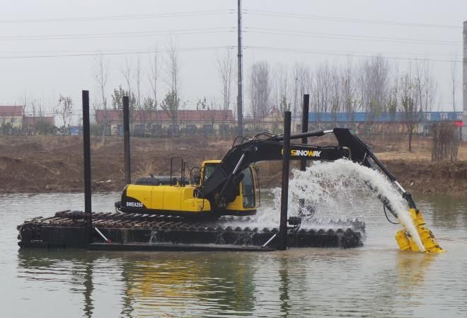 River Mud Cleaning Excavator Water Excavator with Pontoon