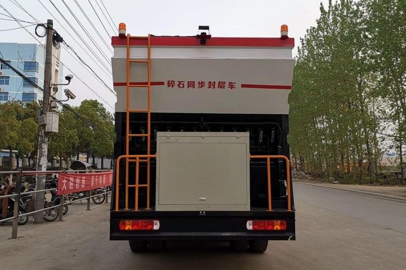 HOWO 6X4 8X4 Synchronous Chip Sealer Truck Bitumen Gravel Distribution Truck for Road Construction Paving Machinery Highway Maintenance