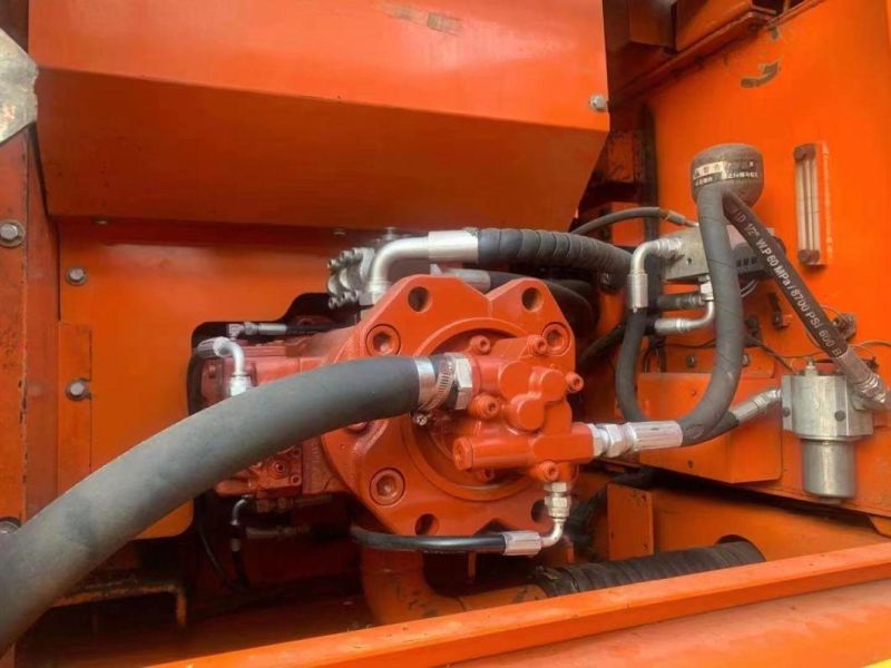 Second Hand / Used Excavator Doosan Dh135 with Good Condition and High Quality for Mining Mechinery