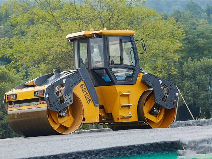 Hot Sale Changlin 12 Ton Hydraulic Vibratory Road Roller 8125hl with Cheap Price