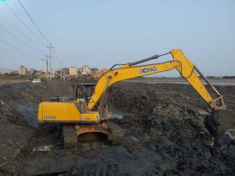 XCMG Official Xe135b 13ton Hydraulic Crawler Digger Excavator with Isuzu Engine