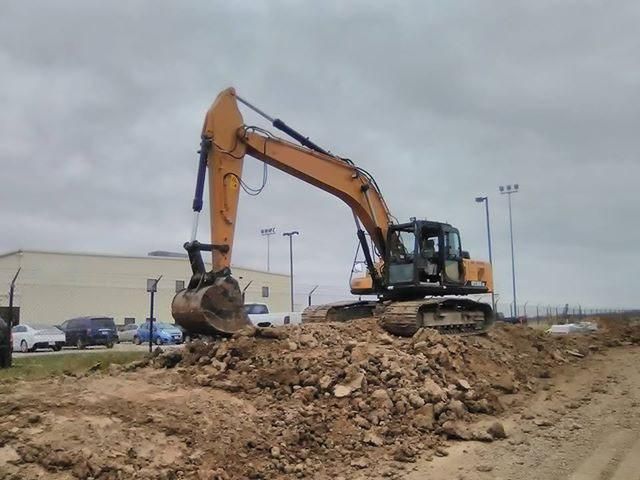 Rock Bucket 1.6cbm 36 Ton Large Crawler Excavator (SY365H)