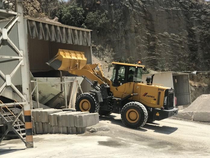 6 Ton Large Wheel Loader with Rock Bucket LG968