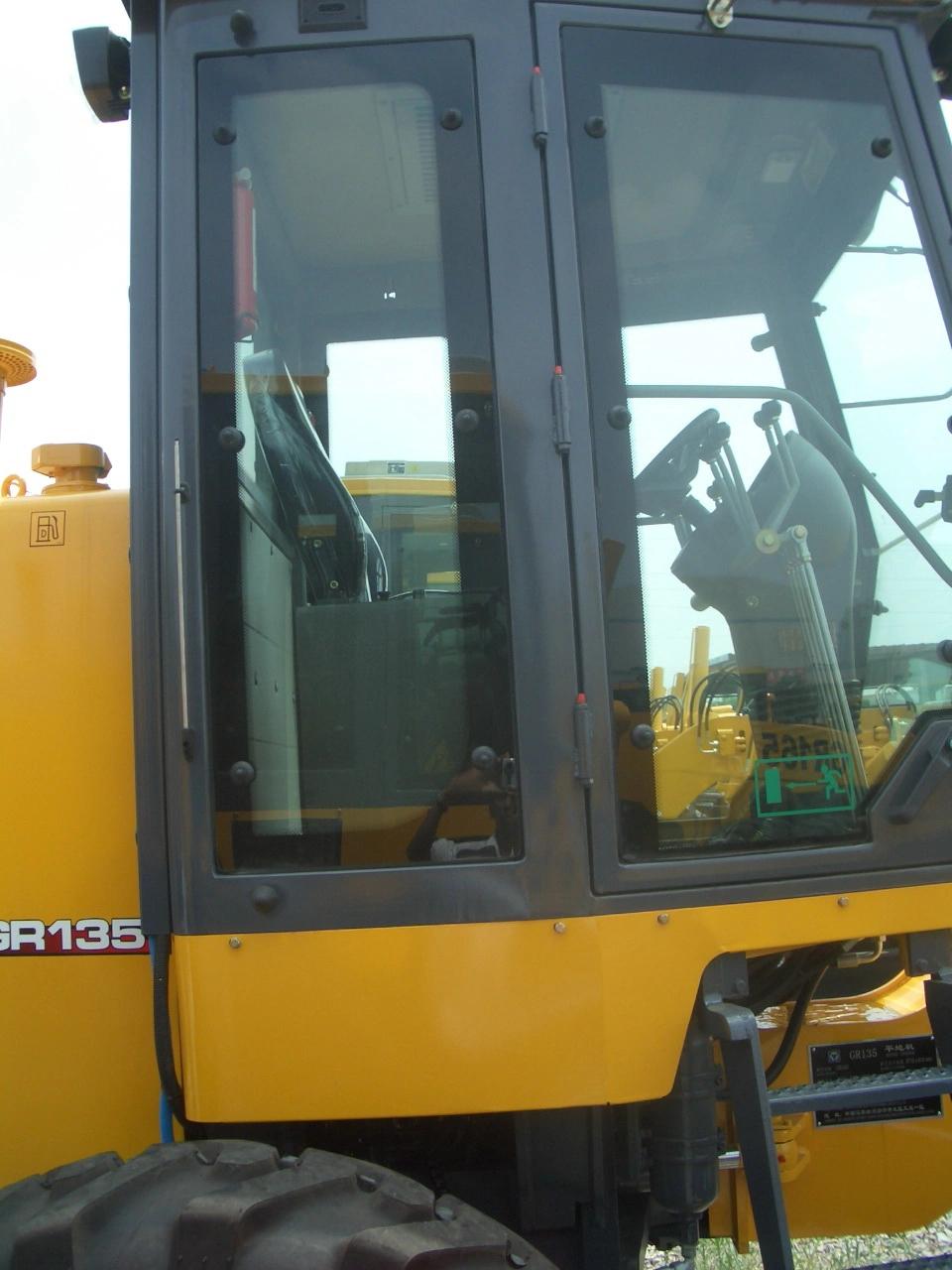 135HP Motor Grader with Low Price (Gr135)