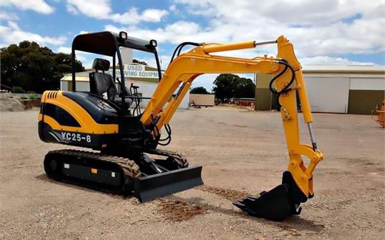 Yuchai 3 Ton Crawler Mini Excavator Yc25-8 Hydraulic Excavator with Cab