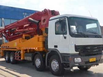 China Famous Brand Truck-Mounted Concrete Pump Small Portable Concrete Pump