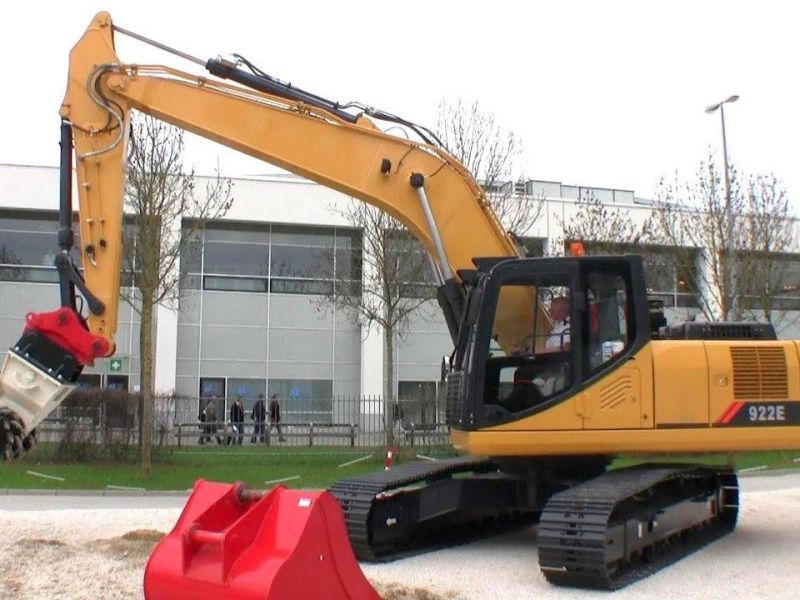 Chinese Hydraulic 22 Ton Crawler Excavator Clg922e with Long Arm