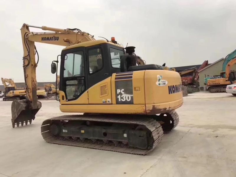 Used Komatsuupc130-7 Crawler Excavators Trech Digger/ Second Hand PC130-8 Excavators