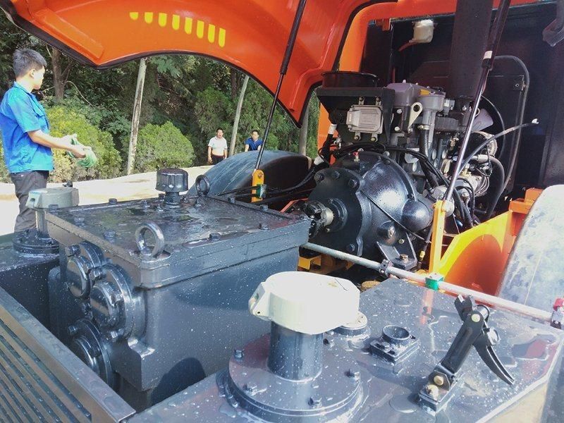 China 7 Ton Mini Roller Single Drum Vibratory Roller Lt207g