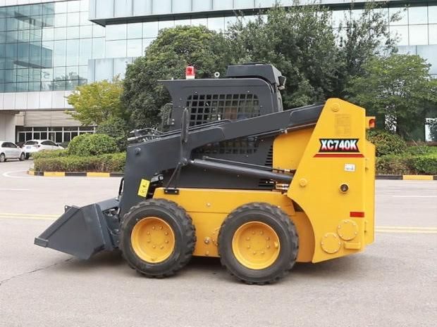 Track Skid Steer Loader Xc740K 0.75t with Lawn Mower