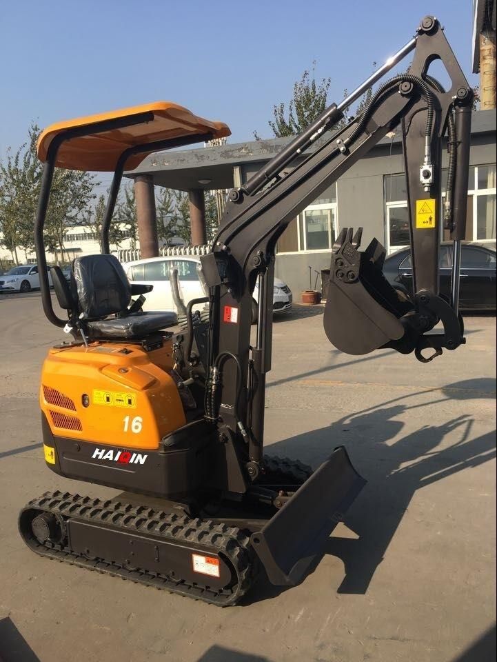 Made in China 1.6ton Mini Excavators (HQ16) with Yanmar Engine