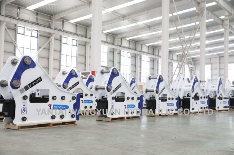 25-32 Ton Sumitomo Excavator Installed Hydraulic Breaker for Concrete Pavement Breaking