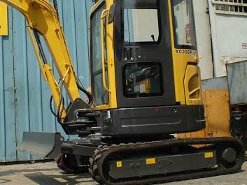Yuchai 3.5 Ton Mini Hydraulic Crawler Excavator Yc35sr Small Digger with Zero Swing Hot Sale