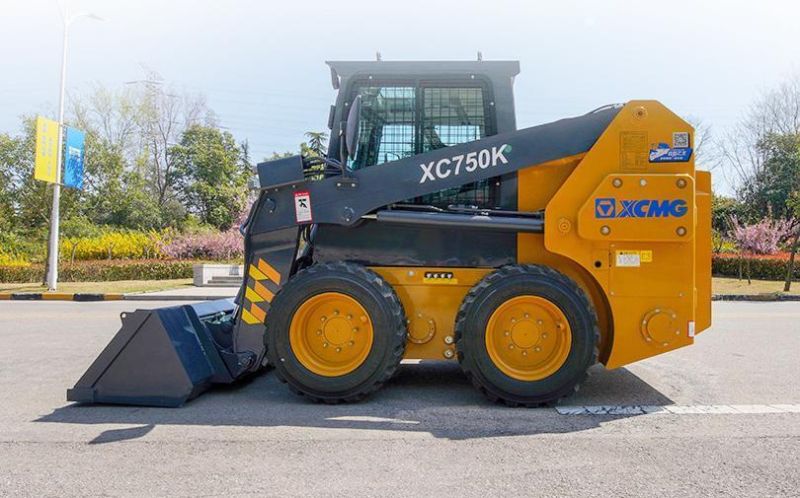 900kg Skid Steer Loader Xc750K with 0.45m3 Bucket for Hot Sale