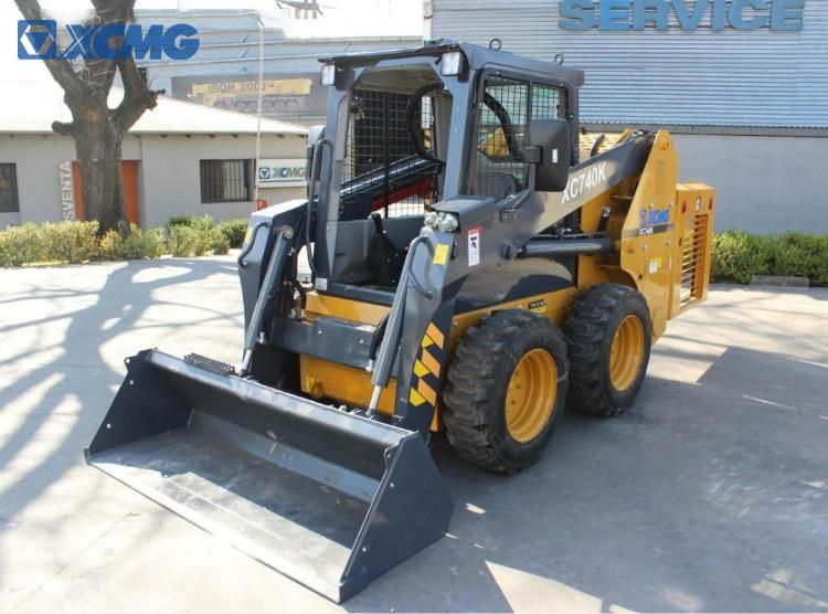XCMG Official Cheap Mini Wheel Skid Steer Loader 750kg Load with Bucket Attachments Price