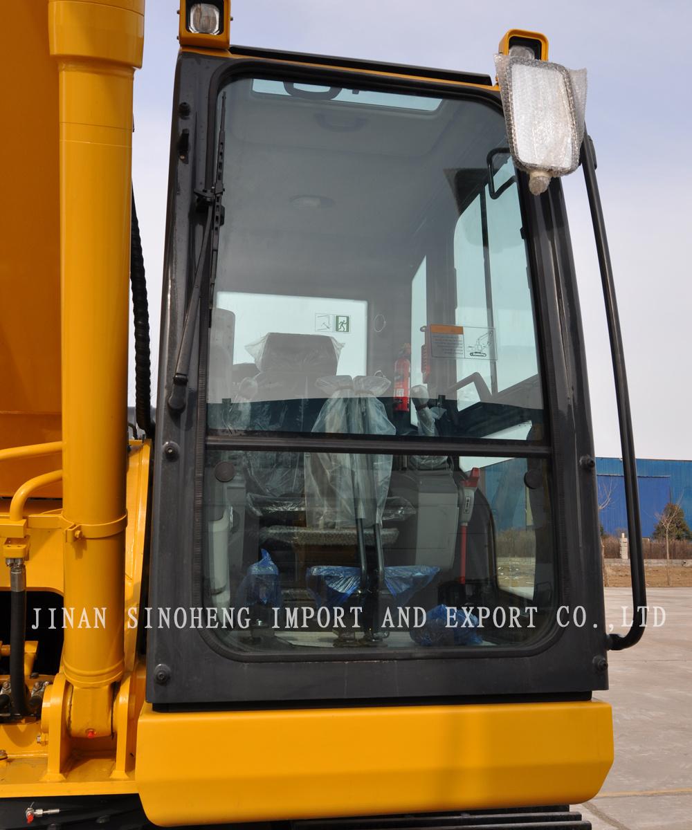 China Excavator Se220LC Medium-Sized Operating Weight 22800kg