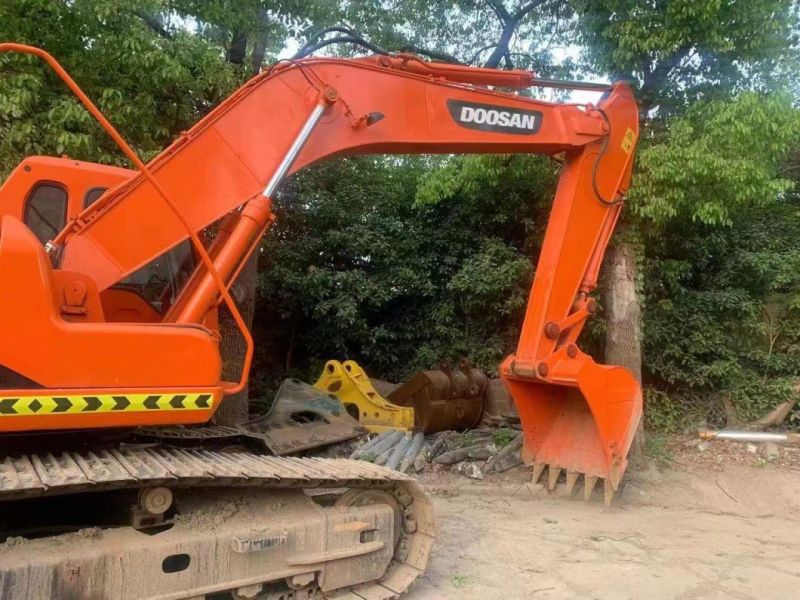 Second Hand / Used Excavator Doosan Dh225 Dh220 Dh135 Dh300 Dh330 with Good Condition and High Quality for Mining Machinery