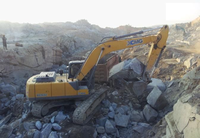 XCMG Excavator 25 Ton Crawler Excavator Xe265c Hydraulic Excavator Price List for Sale