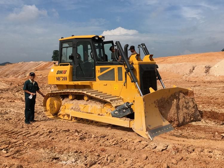 Construction Machinery Crawler Bulldozer Dozer Dh17-C2 220HP with Winch