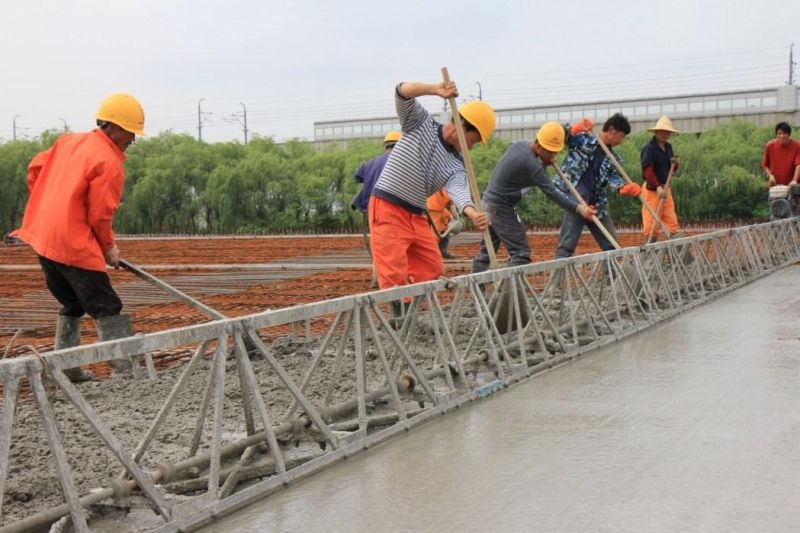 Vibratory Concrete Frame Truss Screed with Honda Engine