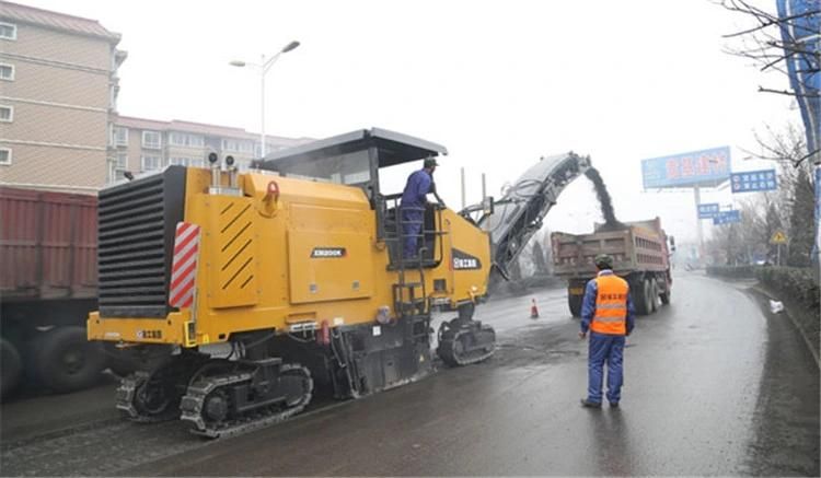 2m Milling Width Asphalt Road Cold Milling Machine Xm200