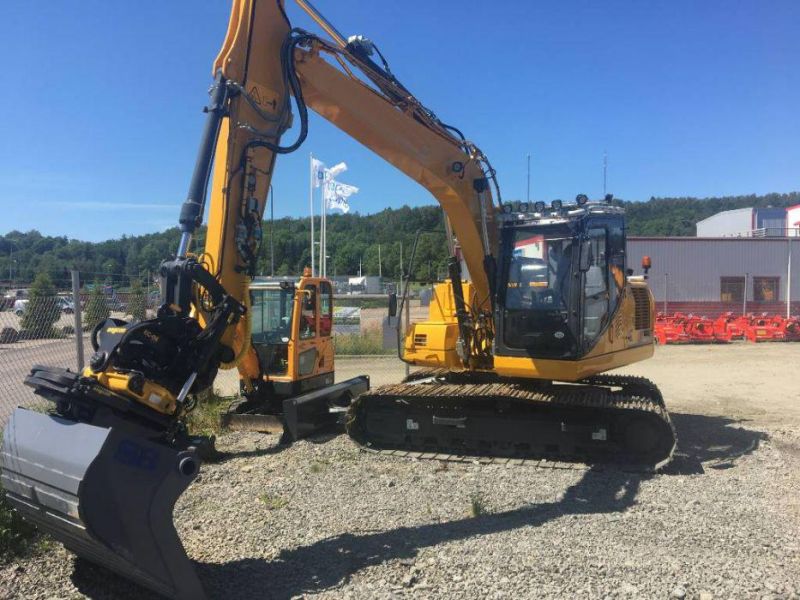 Good Quality 13.5 Ton Excavator 913e for Sale in Algeria