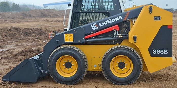 China Liugong Skid Steer Loader 800 Kg 1000 Kg 60 Kw 70 Kw 365A 365b 375b 385b with Optional Attachments (CLG365B)