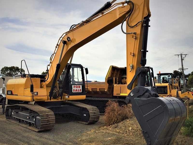 Shantui Liugong Middle 22 Ton Crawler Excavator with Ripper and Hammer in Ecuador