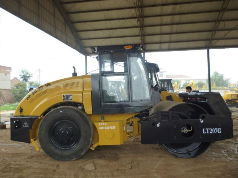 China Lutong Ltc204p 4ton Mini Tire Road Rollers Compactor Price