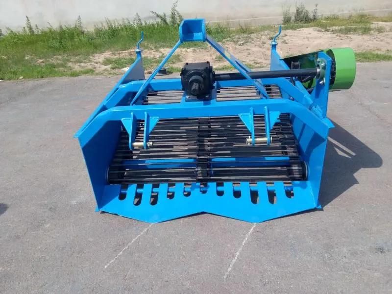 CE Proved 4u-1600 Two Rows Potato Garlic Carrot Mini Combine Harvester