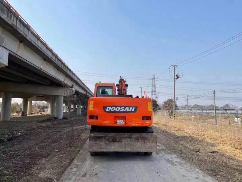 Medium Size Doosan 15t Dh150W-7 2013 Year Wheel Type Excavator