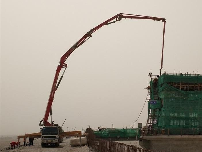 Chinese 56m Boom Length Concrete Pump Truck for Sale (SYG5418THB)