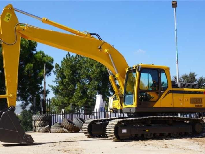 China High Quality Digging Machine 7ton Wheel Excavator E7150f for Sale