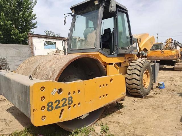 Changlin Sinomach 22 Ton Single Drum Vibratory Roller Gys22 with Attachment for Sale