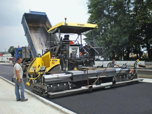 9.5m Width Road Paver Laying Machine Small Asphalt Pavers Price