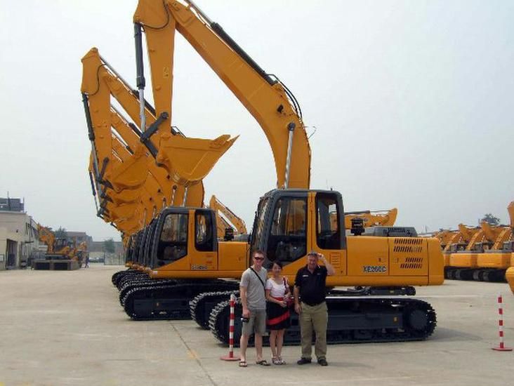 30 Ton Hydraulic Excavator E6300f with Attachments