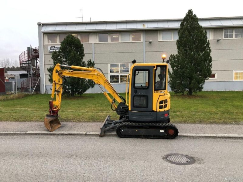 Hot Sale New 1.5 Ton Yuchai Mini Crawler Excavator Price Yc15-8 with Bucket Capacity