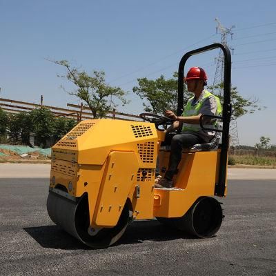 Mini Asphalt Roller Soil Compactor Vibratory Roller Smooth Drum Roller for Sale Fyl-860