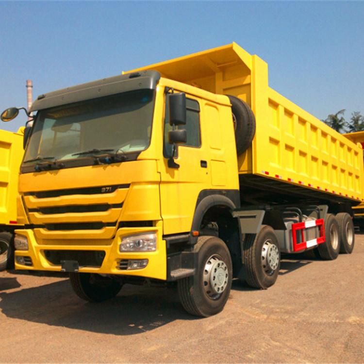 Sinotruck HOWO 8X4 Dump Truck Tipper in Peru