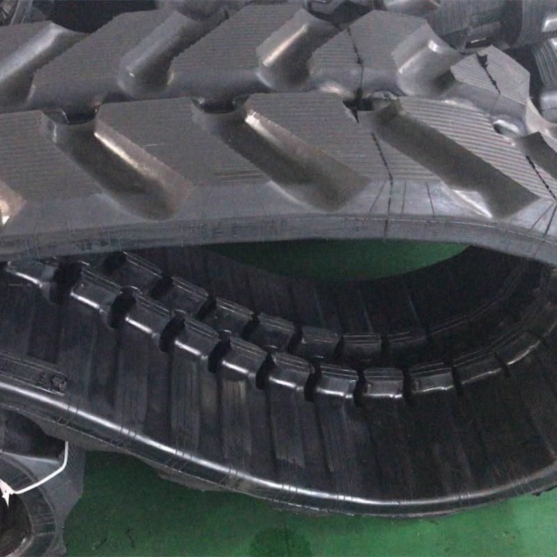 Rubber Track 450*81.5*76 for Excavator Kobelco Sk70 Sk80 Kubota