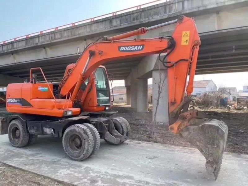 Medium Size Doosan 15t Dh150W-7 2013 Year Wheel Type Excavator