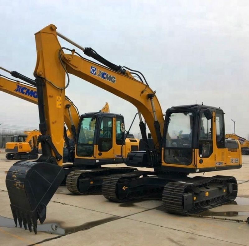 13.5 Ton Hydraulic Excavator Machine with Good Price (XE135B)