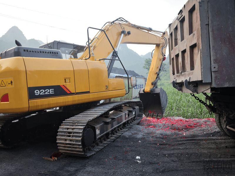 Liugong 22 Ton 1cbm Crawler Digging Excavators 922e
