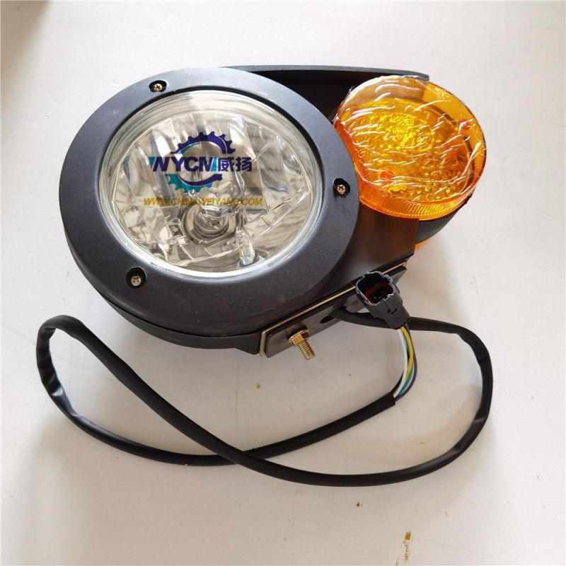 Wheel Loader Lamp W370000680b W370000690b Left/Right Front Combination Lamp for S E M Wheel Loader for Sale