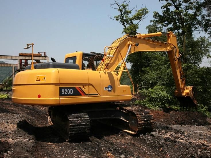 Liugong 20t Crawler Excavator Clg920e with Hammer and Line in Ecuador