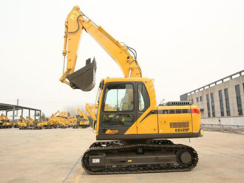 12.5ton Crawler Excavator with Good Quality and Best Price